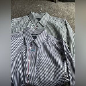 Men’s lot of 2 Gucci button down shirts 42/16.5